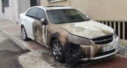 Eski eşinin arabasını yaktı