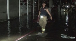 Eminönü’nde su tahliyesi sürüyor
