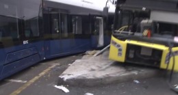 İETT otobüsü ile tramvay çarpıştı