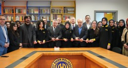 Yenilenip kapasitesi artırılan Çekmeköy Şehit Ömer Halisdemir Kız Anadolu İmam-Hatip Lisesi Kütüphanesi açıldı