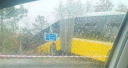 Arnavutköy’de içinde yolcuların bulunduğu İETT otobüsü ormanlık alana daldı