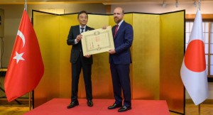 Japonya’dan Bilal Erdoğan’a “Altın Işıklar, Yükselen Güneş Nişanı ve Rozeti” ödülü