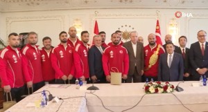 Erdoğan Pehlivanları kabul etti