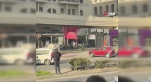 Esenyurt’ta otele el bombası atıldı