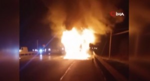 İETT otobüsü alevlere teslim oldu