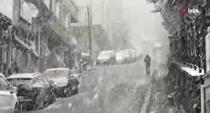 Kağıthane’de lapa lapa kar