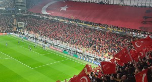 Stat Türk Bayraklarıyla donatıldı