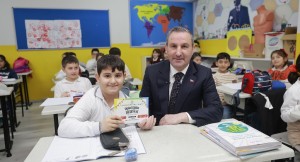 Bilinçli teknoloji seferberliği: 23 bin öğrenciye akıllı dijital eğitim seti 