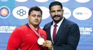 Rıza Kayaalp’ten altın madalya