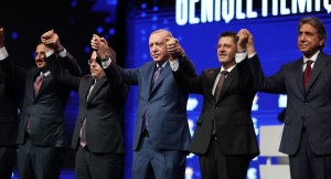 Çekmeköy Belediye Başkanı Orhan Çerkez AK Parti’ye katıldı