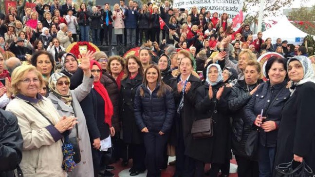 Kadıköy’ün AK Kadınlarından Cumhuriyet Bayramı hassasiyeti