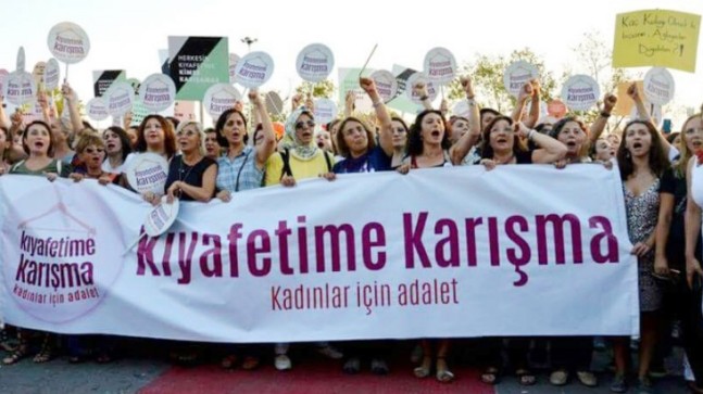 Kıyafetinize tükürsünler!