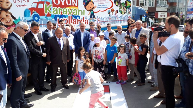 Ümraniye’den oyun karavanı Anadolu’ya doğru yola çıktı