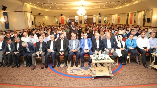 AK Parti İstanbul kampa girdi