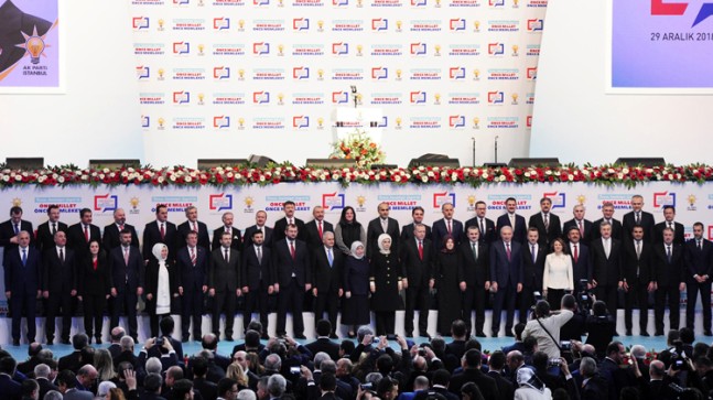 Aday adayları çıktılar meydane, hepsi birbirinden merdane!