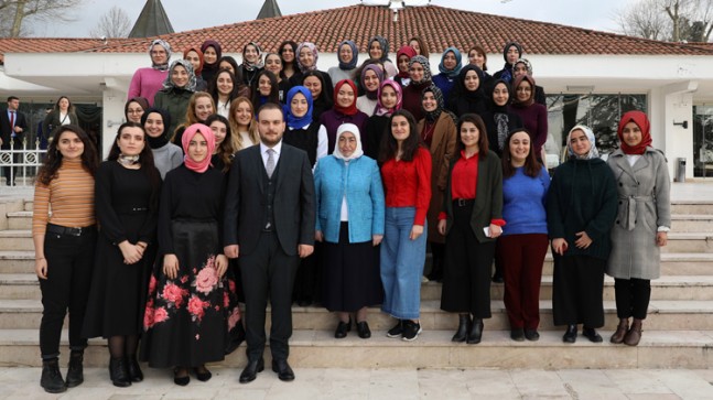 Semiha Yıldırım, gençlerle buluştu