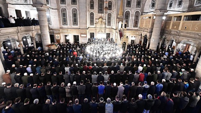 Teravih namazı sünnettir