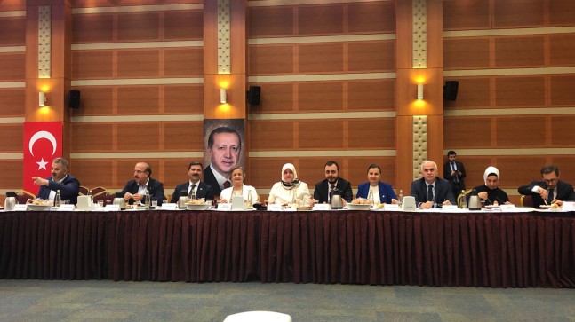 AK Parti milletvekili toplantılarında tepeden tırnağa değişim sinyali!