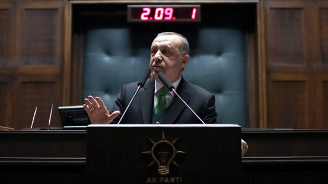 Akıtma gözünden yaşını anne