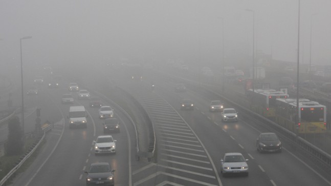 İstanbul’da sis etkisini sürdürüyor