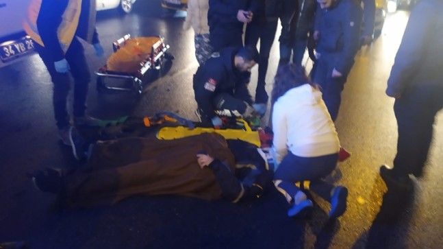 Otomobil motosiklete çarptı!