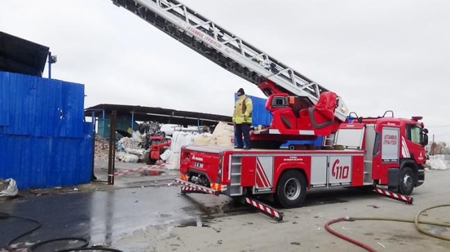 Ümraniye’de yangın