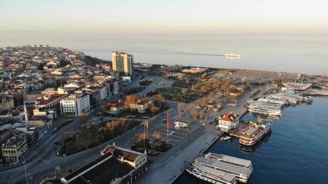Kadıköy Meydanı’nda kuş uçmuyor
