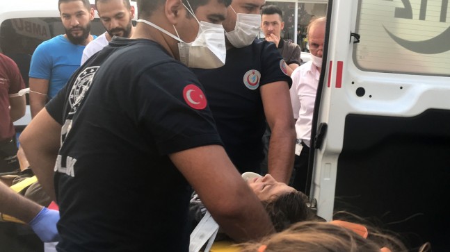 Sokak köpeğinden kaçan 9 yaşındaki çocuğa araba çarptı