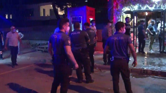 Maltepe’de bir kafe kurşunlandı