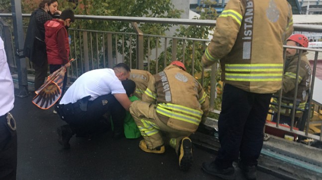 Çocuğun ayağı su giderine sıkıştı