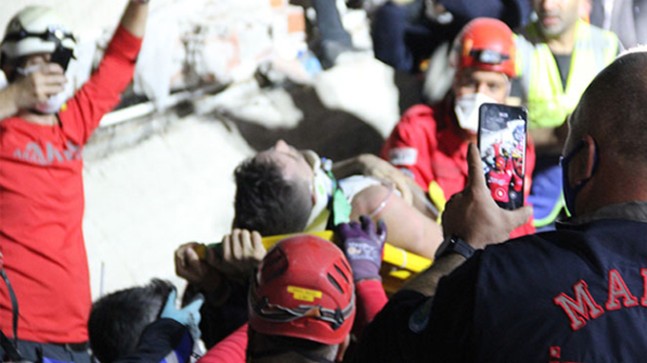 Depremden 6 saat sonra kurtarıldı