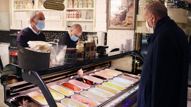 Erdoğan’dan dondurmacıda mola