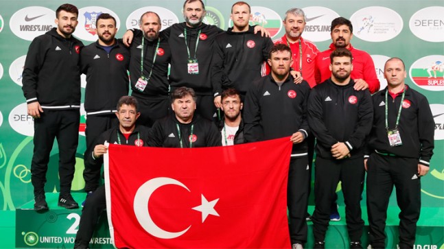 Güreşçilerimiz dünya ikincisi oldu