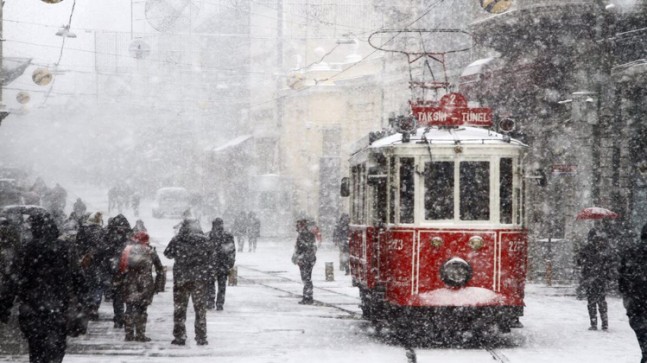 İstanbulluların kar yağışı sevinci