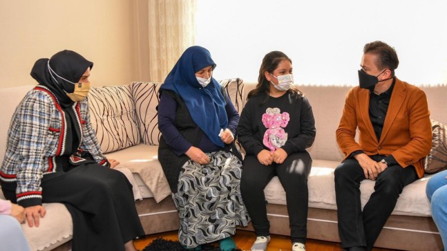 Başkan Yazıcı, Tuzlalı 65 yaş üstü vatandaşları ziyaret etti