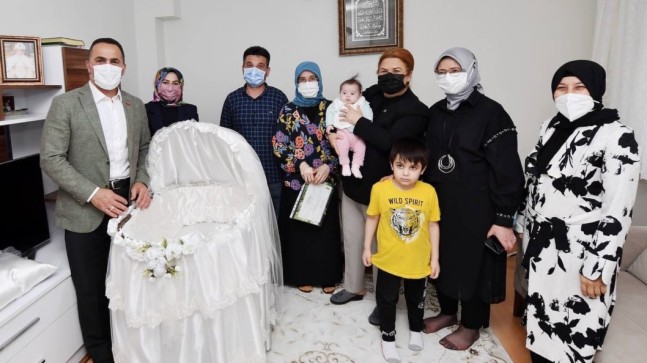 Bakan Yanık’tan Beyoğlu’nda ‘Hoşgeldin Bebek’ ziyareti