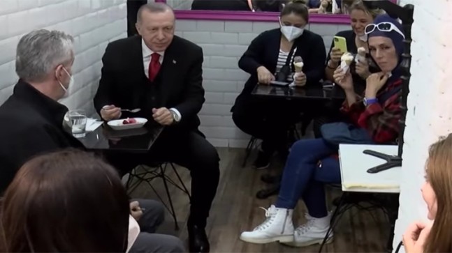 İlle de edep, ille de edep!