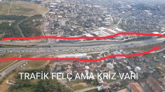 Siz bu tatilcilerin yolları kilitlemelerine bakmayın, Türkiye’de kriz var kriz (!)