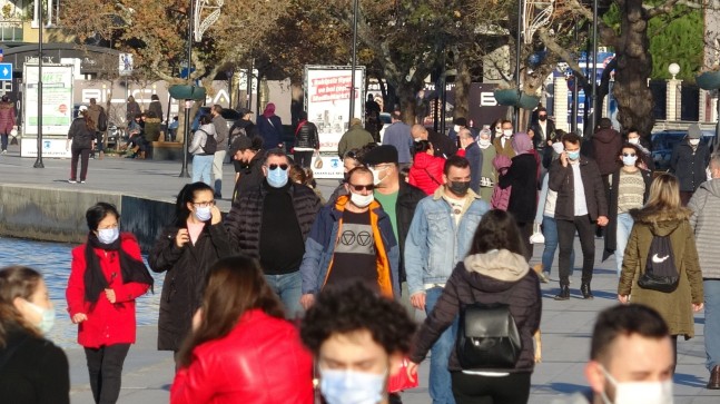 Medyaya güvenmeyen gençlerle ilgili ilginç anket sonuçları açıklandı!