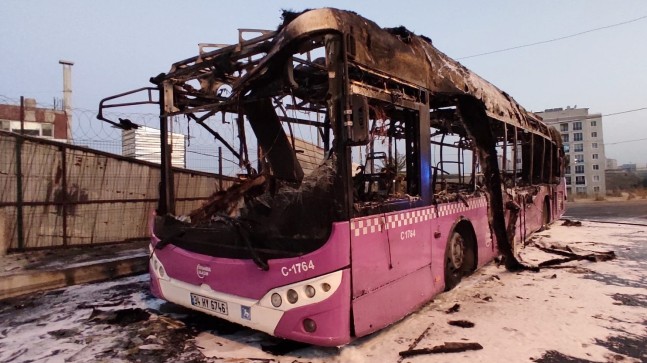 İETT otobüsü alev alev yandı