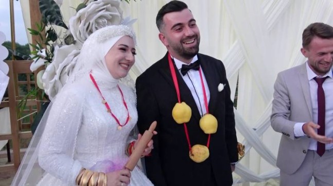 Damada 3’ü bir yerde ayva taktılar!