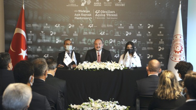 Bakan Varank: ‘‘Milli ve özgün yazılımlarımızı geliştirmeyi amaçlıyoruz’’