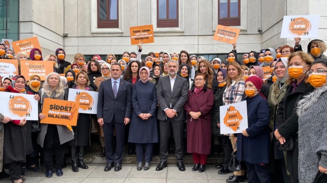 AK Kadınlar, “Kadına Şiddete Hayır” diyor
