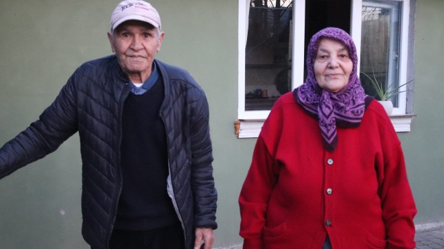 Cumhurbaşkanı Erdoğan’ın plaket verip sohbet ettiği Hatem teyzeyi ziyaret ettik