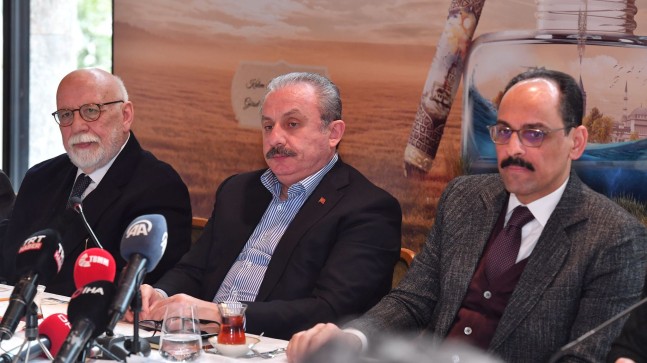 TBMM Başkanı Şentop dolma kalem meraklılarıyla bir araya geldi