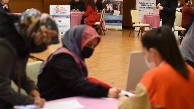 Tuzla’da 8 Mart Dünya Kadınlar Günü’ne özel toplu iş görüşmesi düzenlendi