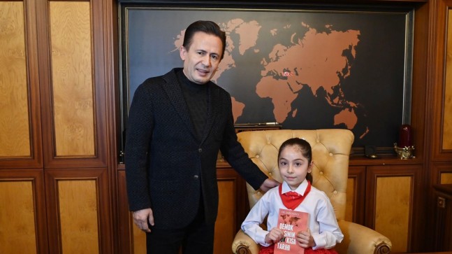 Tuzlalı çocuk başkandan ‘sokak hayvanları’ talimatı