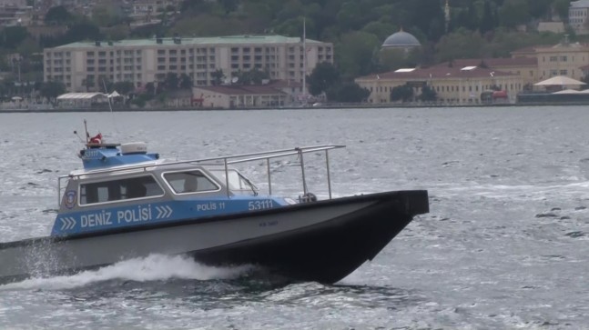 Üsküdar’da fotoğraf çekerken denize düşen genç akıntıda kayboldu