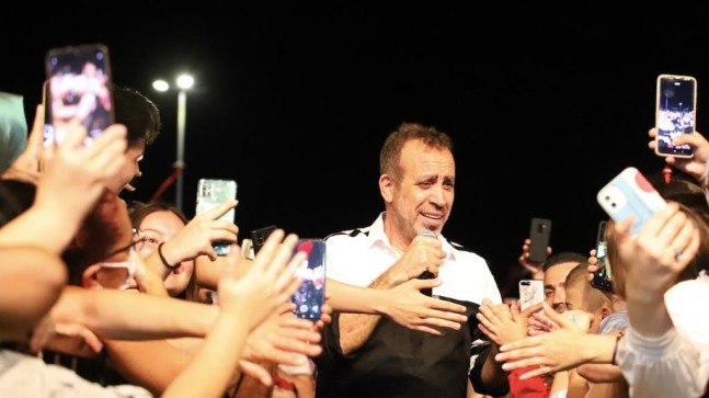 Şile’de Haluk Levent’e yoğun ilgi