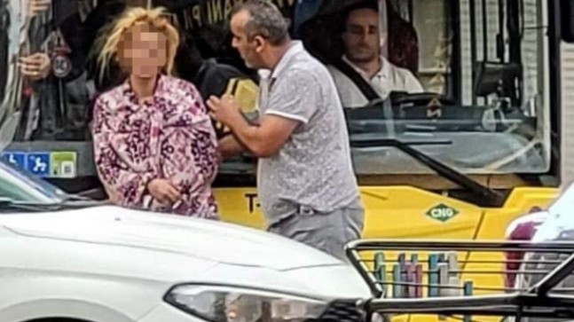 Alkollü kadın trafiği birbirine kattı